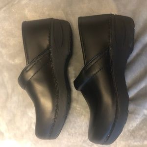 Dansko XP 2.0 Clogs